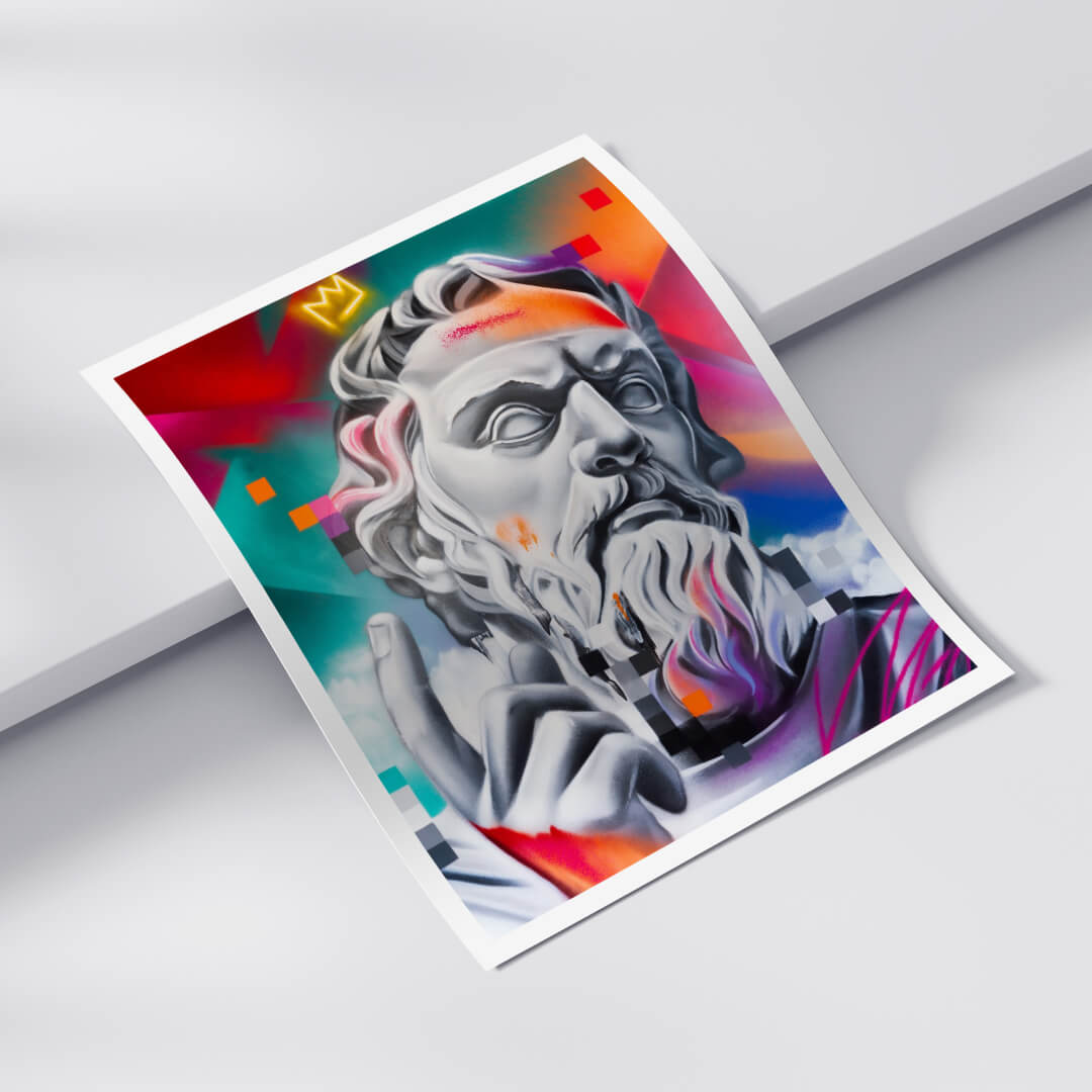 Ein Kunstdruck mit einem modernen Graffiti-Porträt einer klassischen Skulptur. Das Gesicht mit tiefen Blicken ist in Schwarz-Weiß gehalten, während leuchtende Farbflächen in Rot, Blau und Orange für einen starken Kontrast sorgen.
