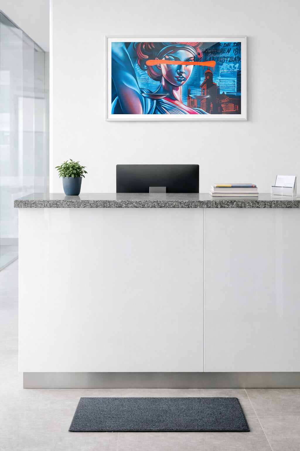 Justitia Poster im Empfangsbereich einer Kanzlei als Wanddeko