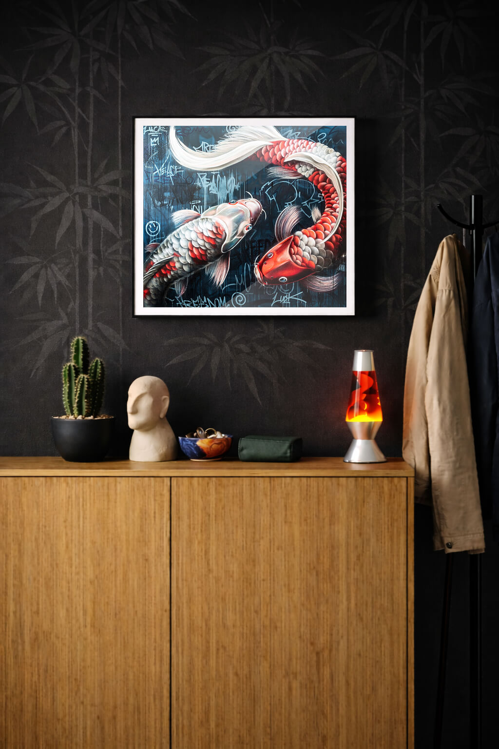 Kois Yin-Yang Poster in asiatisch inspiriertem Wohnraum