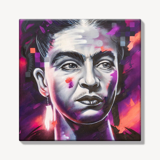 Ein modernes Street-Art-Porträt auf Leinwand zeigt ein ausdrucksstarkes Gesicht mit intensiven Kontrasten in Lila-, Pink- und Orangetönen. Die digitale Pixelstruktur und abstrakte Farbflächen verleihen dem Kunstwerk eine urbane, zeitgenössische Note.
